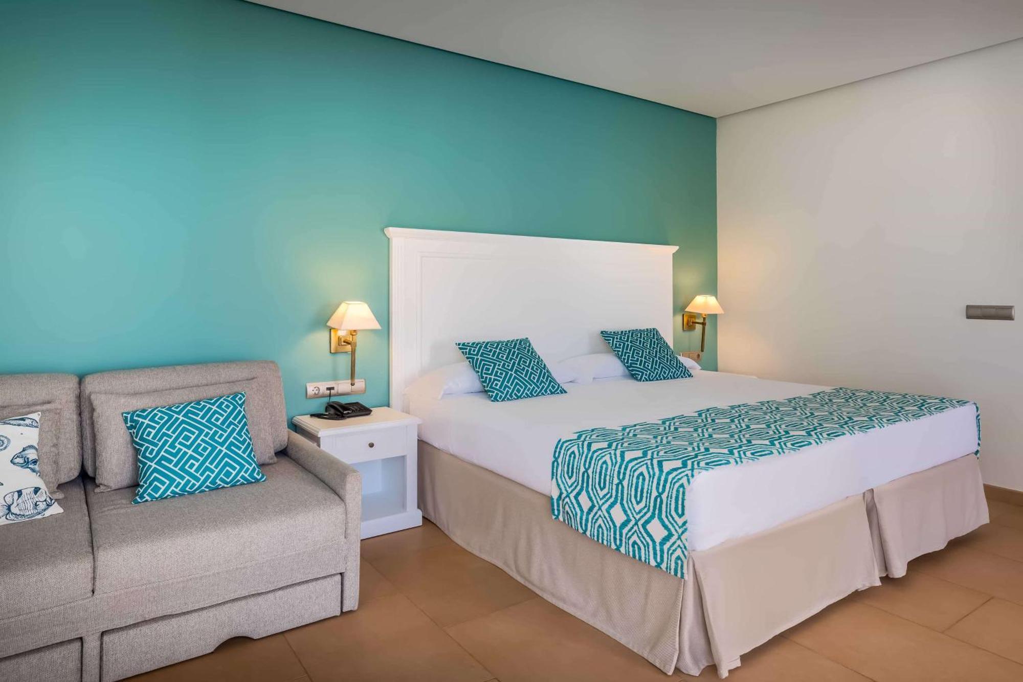 Hotel Occidental Playa 4*